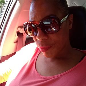 Meet your Posher, Johnice